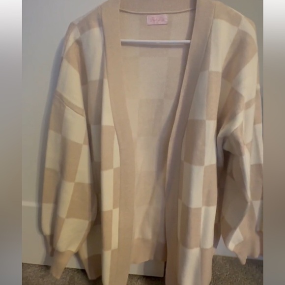 Pink Lily beige checkered cardigan - Picture 2 of 5